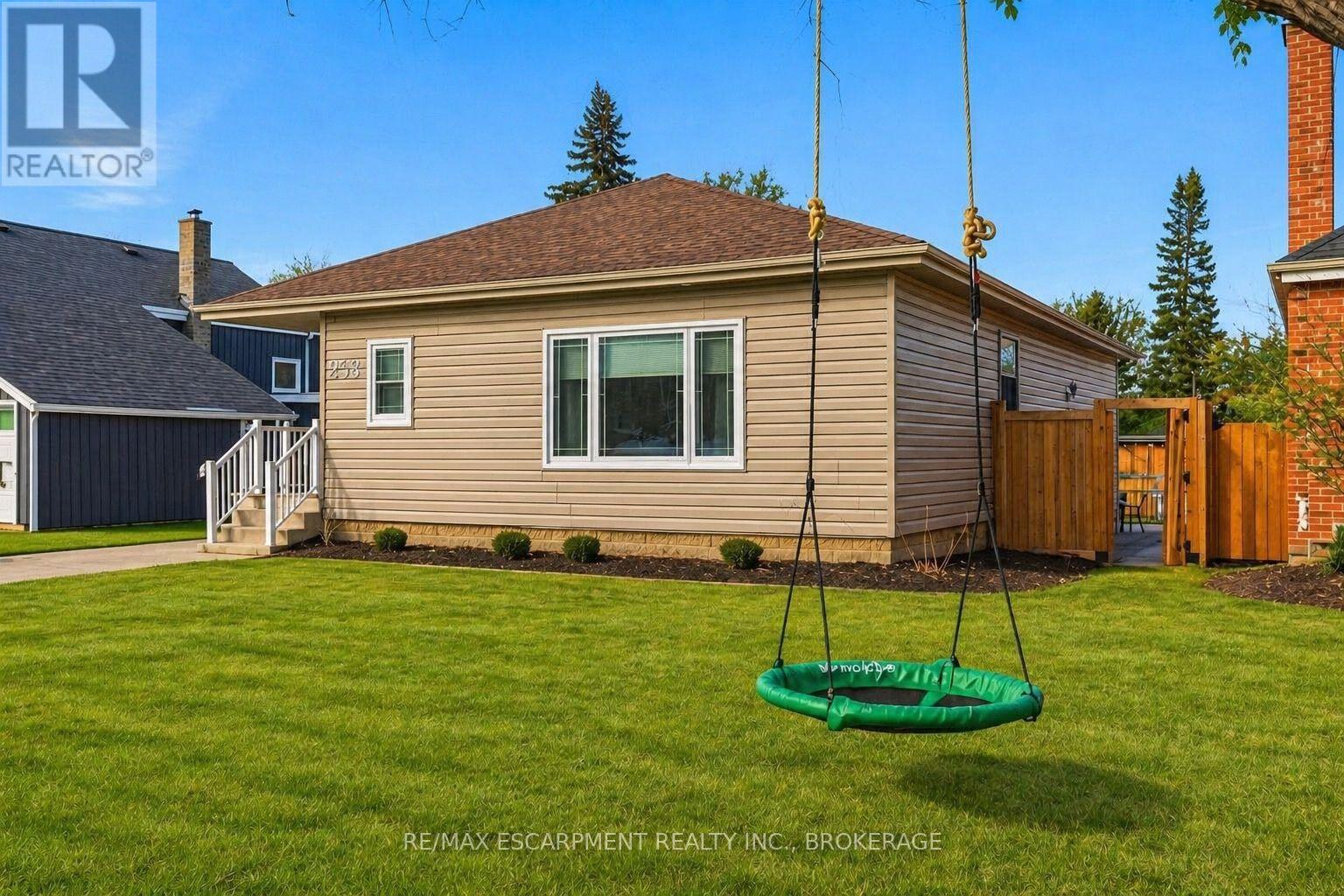 258 Sanatorium Road, Hamilton, Ontario  L9C 1Z9 - Photo 3 - X13068470