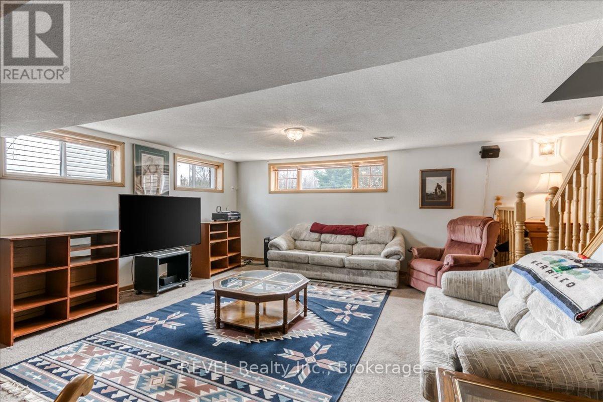 1156 Vera Street, Greater Sudbury (Valley East), Ontario  P3N 1M6 - Photo 32 - X13068736