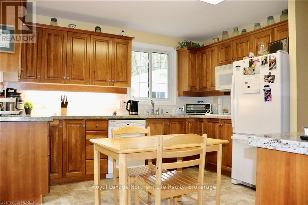 64 Astorville Road, East Ferris, Ontario  P0H 1B0 - Photo 10 - X13068572