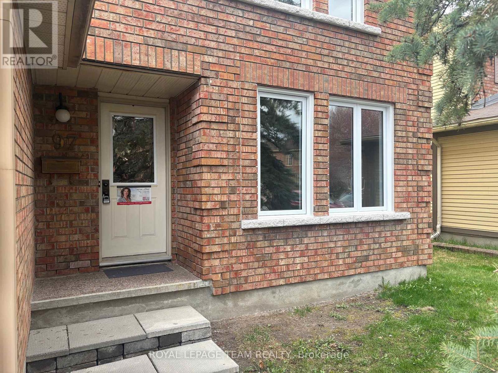 97 Huntsman Crescent, Ottawa, Ontario  K2M 1H8 - Photo 2 - X12901998