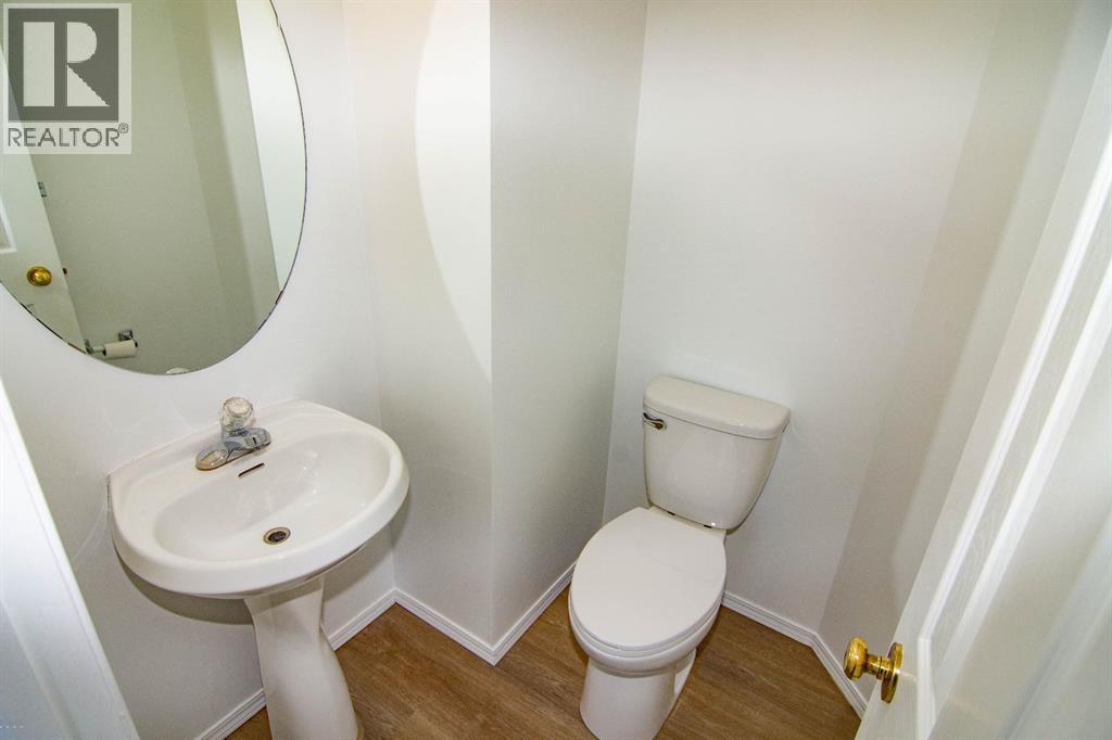 5320 Martin Crossing Drive Ne, Calgary, Alberta  T3J 3T2 - Photo 9 - A2306775