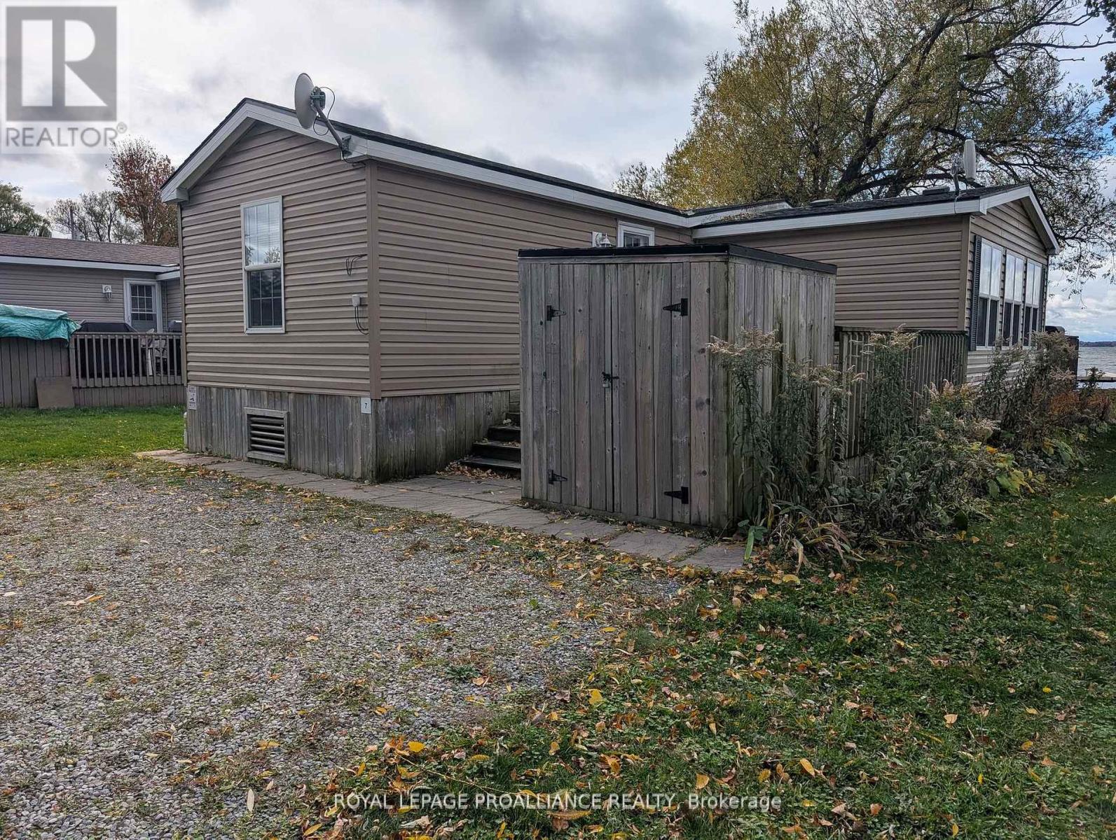 486 Cty Rd 18- 7 Beachview Lane, Prince Edward County, Ontario  K0K 1P0 - Photo 18 - X13068290