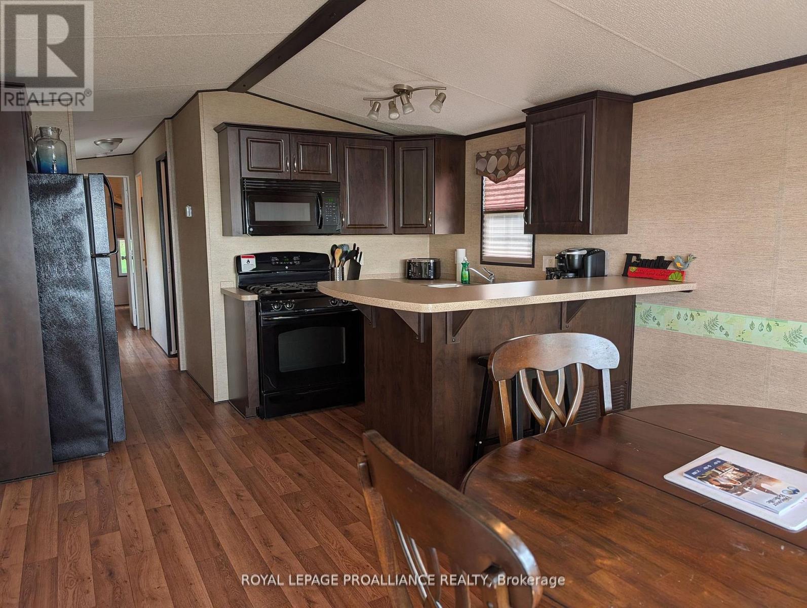 486 Cty Rd 18- 7 Beachview Lane, Prince Edward County, Ontario  K0K 1P0 - Photo 9 - X13068290