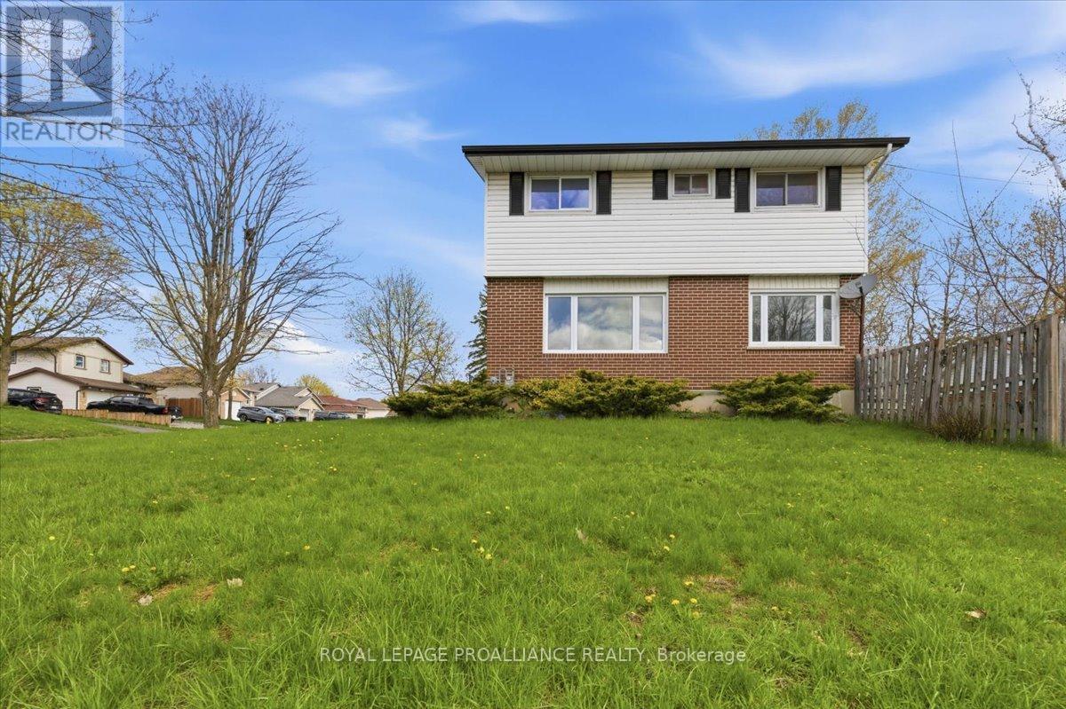 131 Prospect Hill, Quinte West, Ontario  K8V 2V7 - Photo 4 - X13068698
