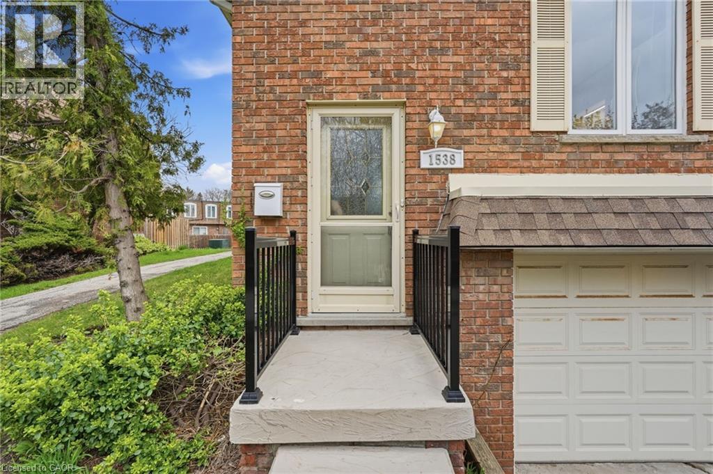 1538 Westminster Place, Burlington, Ontario  L7P 2B5 - Photo 4 - 40825598