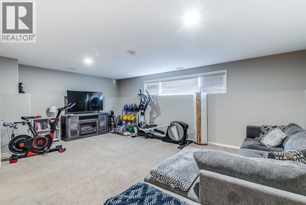 22 Terrace View  Ne, Medicine Hat, Alberta  T1C 0A3 - Photo 22 - A2302473