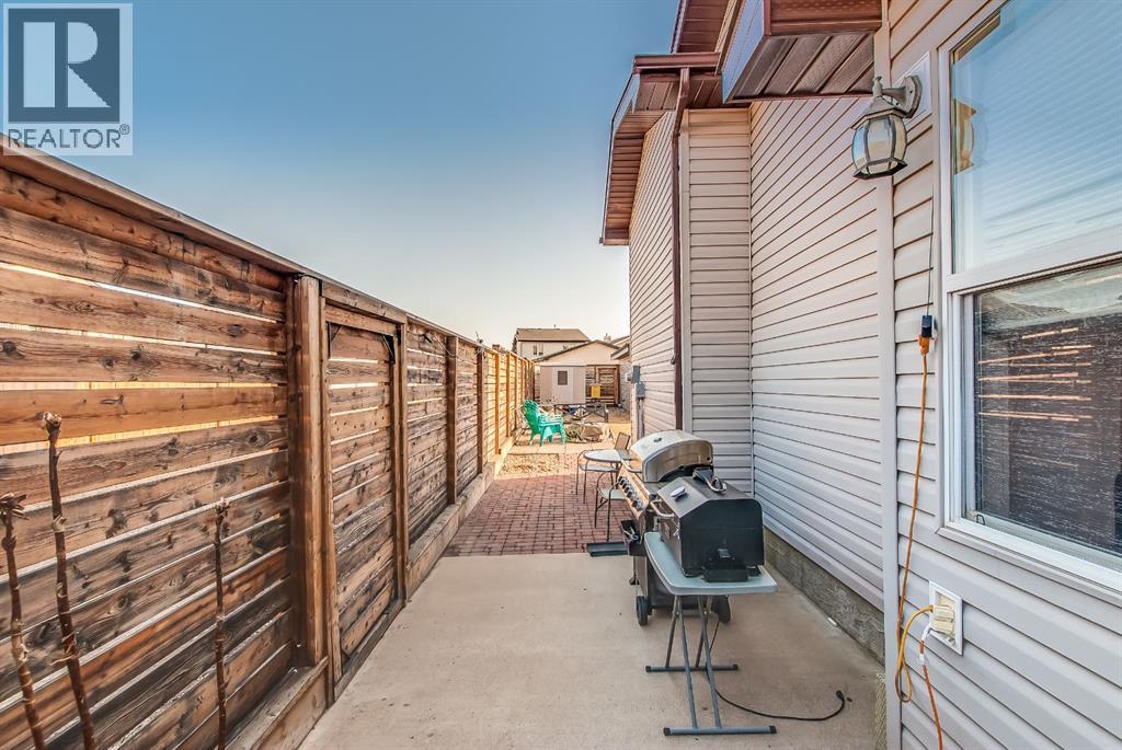 22 Terrace View  Ne, Medicine Hat, Alberta  T1C 0A3 - Photo 33 - A2302473