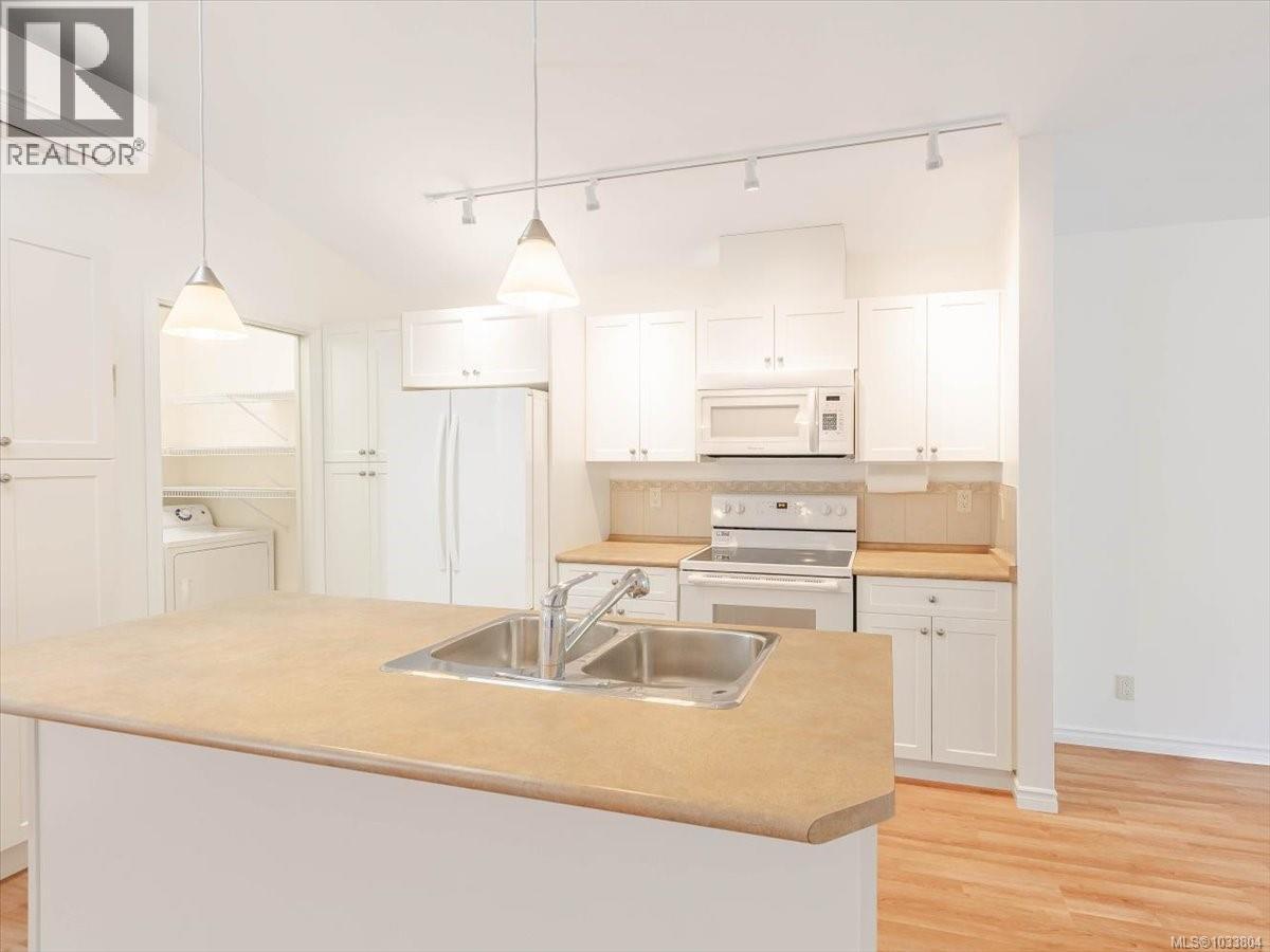 114 1919 St. Andrews Pl, Courtenay, British Columbia  V9N 9J4 - Photo 17 - 1033804
