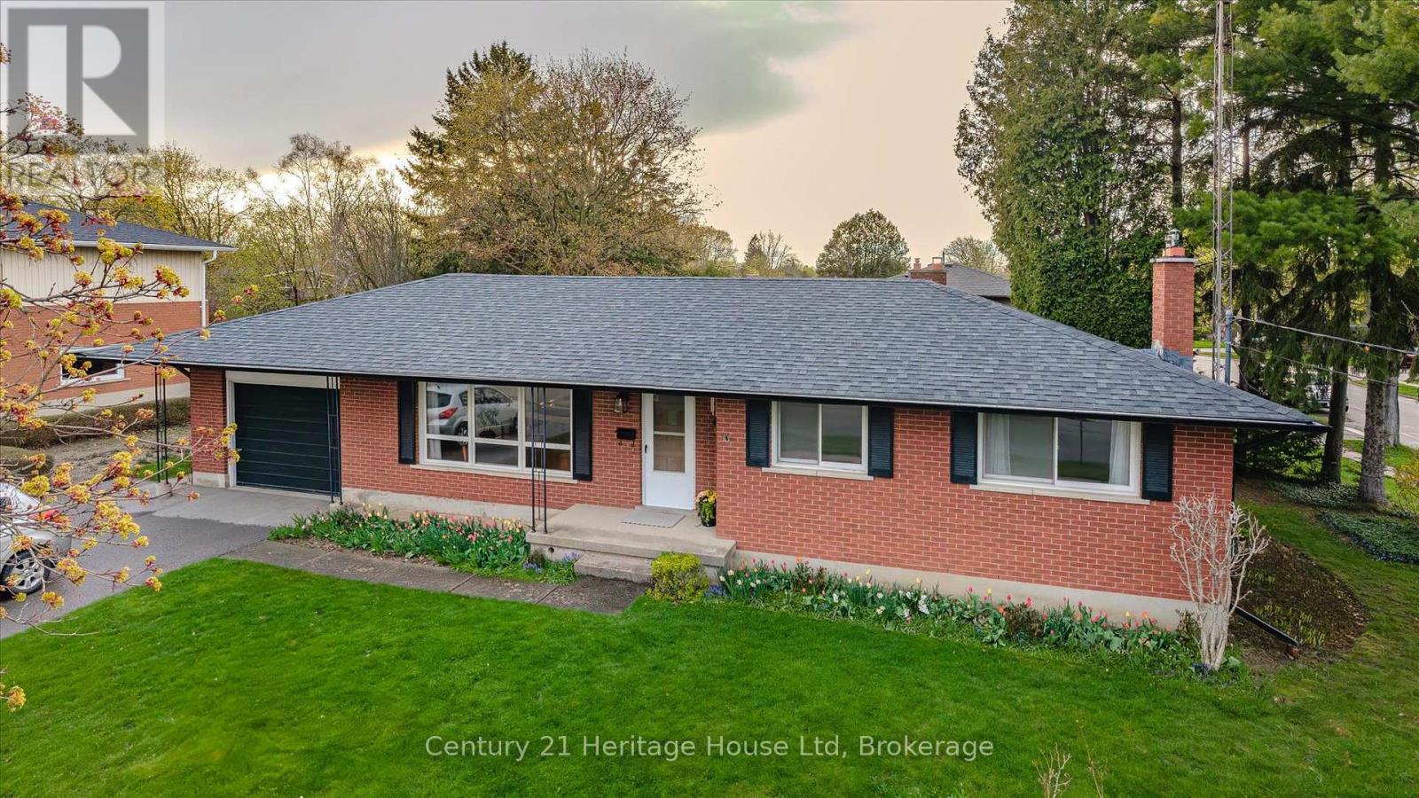 22 Cheltonwood Avenue, Guelph, Ontario  N1E 4E3 - Photo 2 - X13068486