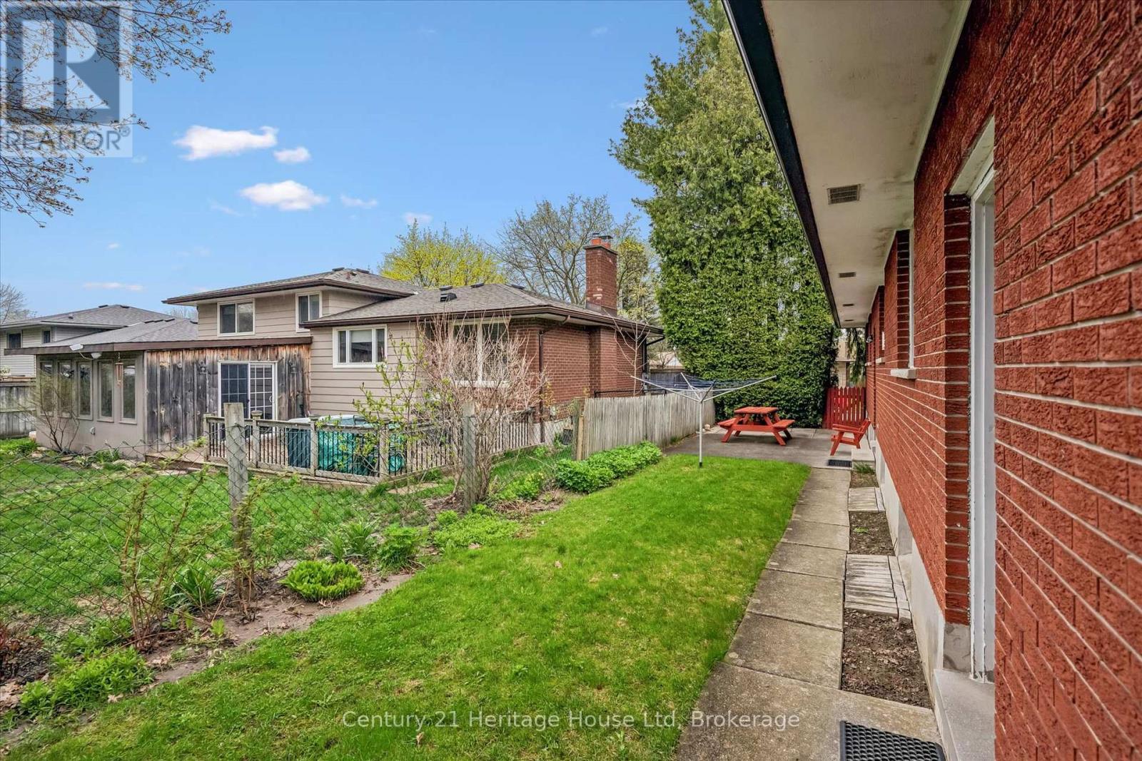 22 Cheltonwood Avenue, Guelph, Ontario  N1E 4E3 - Photo 36 - X13068486