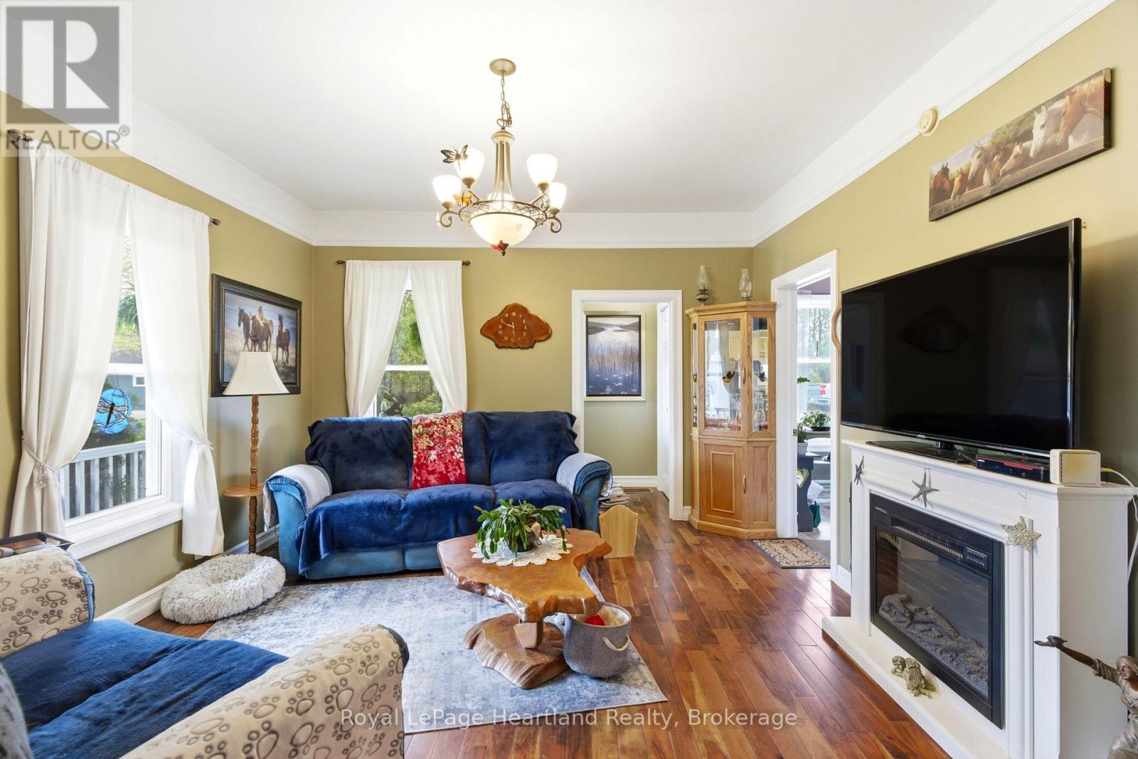 125 Johns Avenue, Central Huron, Ontario  N0M 1E0 - Photo 3 - X13068550