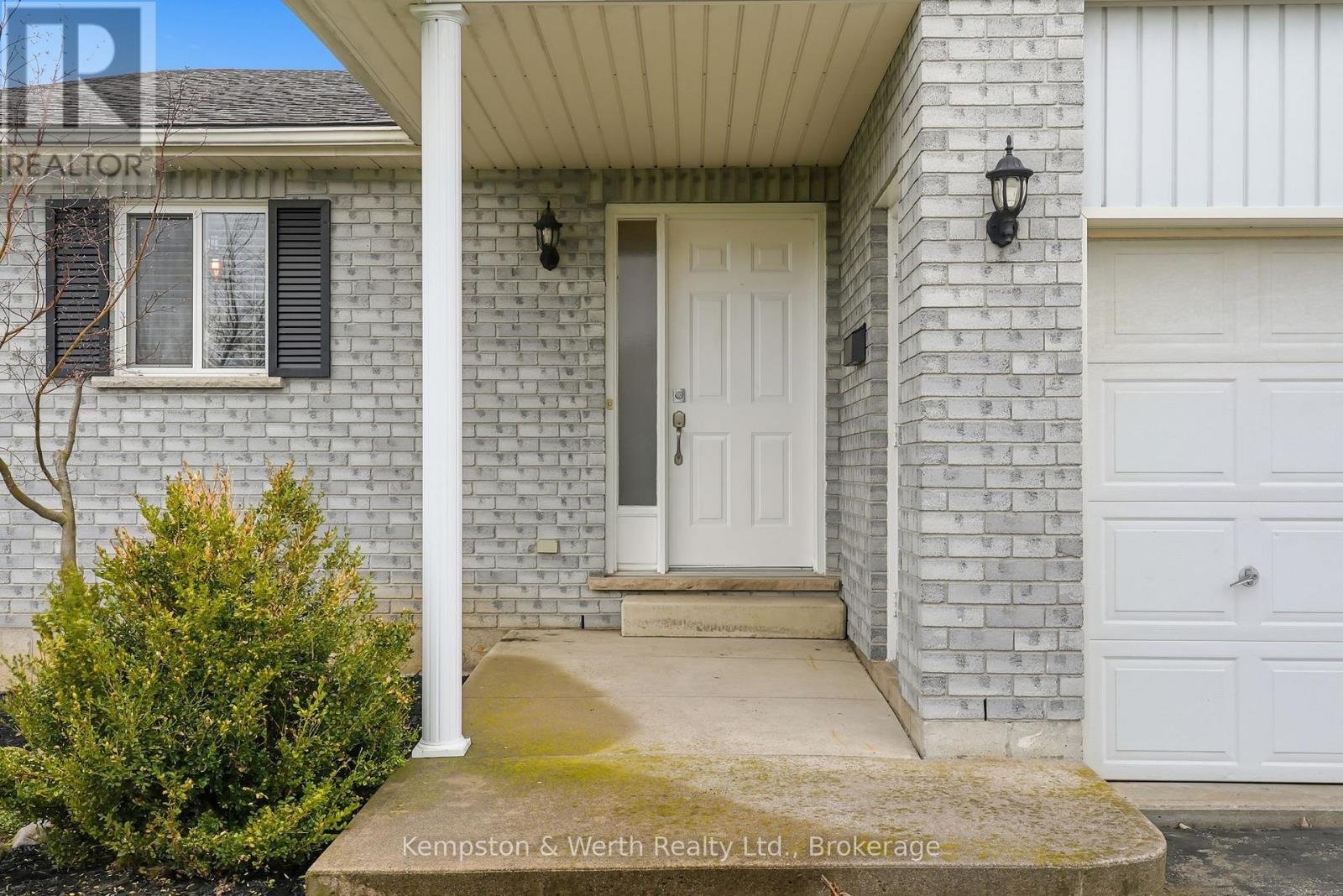 750 Lavery Street, North Perth, Ontario  N4W 3T4 - Photo 4 - X13068610