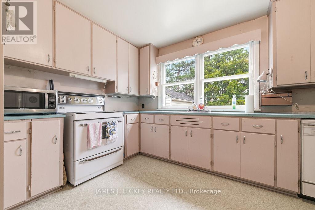 30 Laurier Avenue, Deep River, Ontario  K0J 1P0 - Photo 4 - X13068576