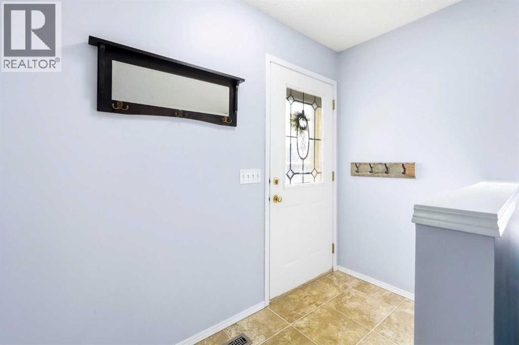 289 Douglas Ridge Circle SE, Calgary, Alberta  T2Z 3H5 - Photo 6 - A2306658