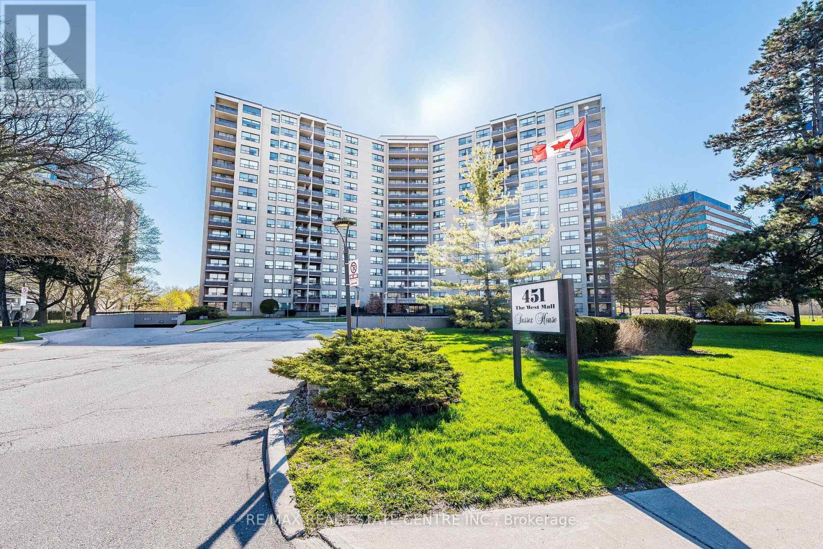 1502 - 451 The West Mall Drive, Toronto (Etobicoke West Mall), Ontario  M9C 1G1 - Photo 2 - W13068114
