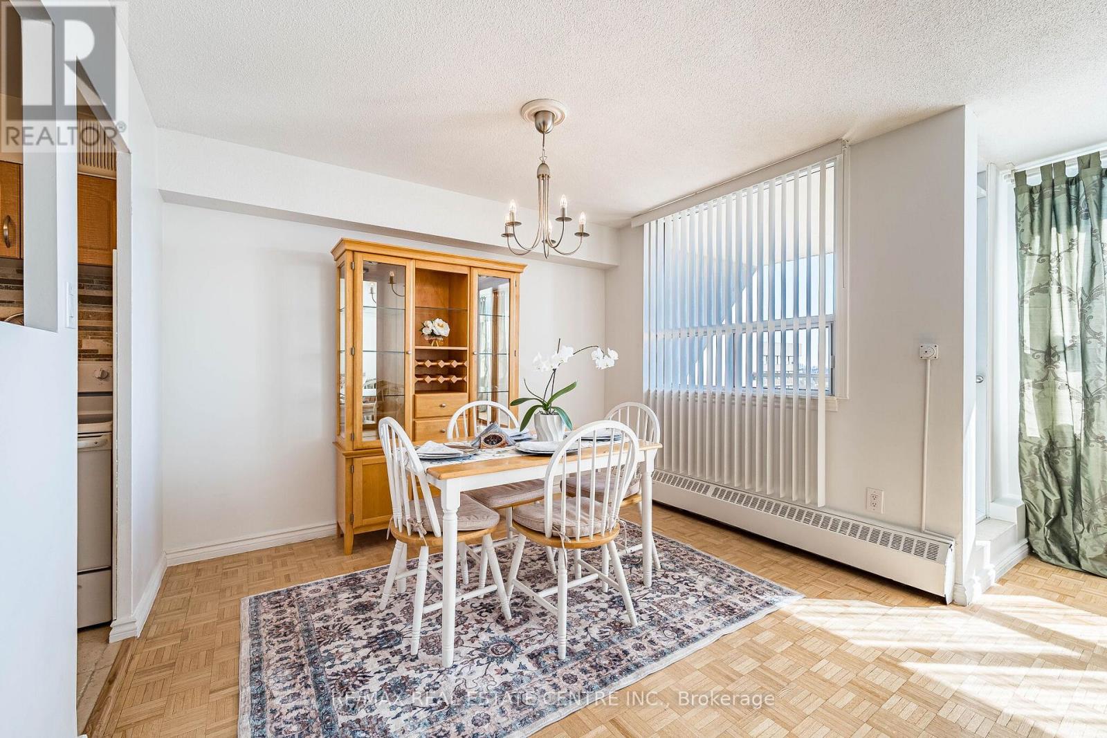 1502 - 451 The West Mall Drive, Toronto (Etobicoke West Mall), Ontario  M9C 1G1 - Photo 15 - W13068114