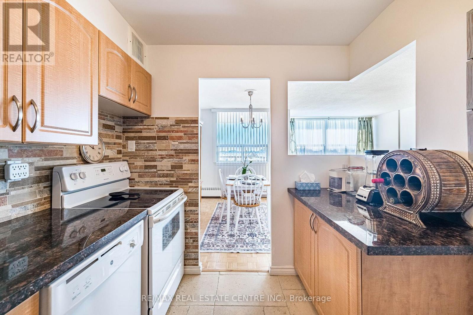 1502 - 451 The West Mall Drive, Toronto (Etobicoke West Mall), Ontario  M9C 1G1 - Photo 20 - W13068114