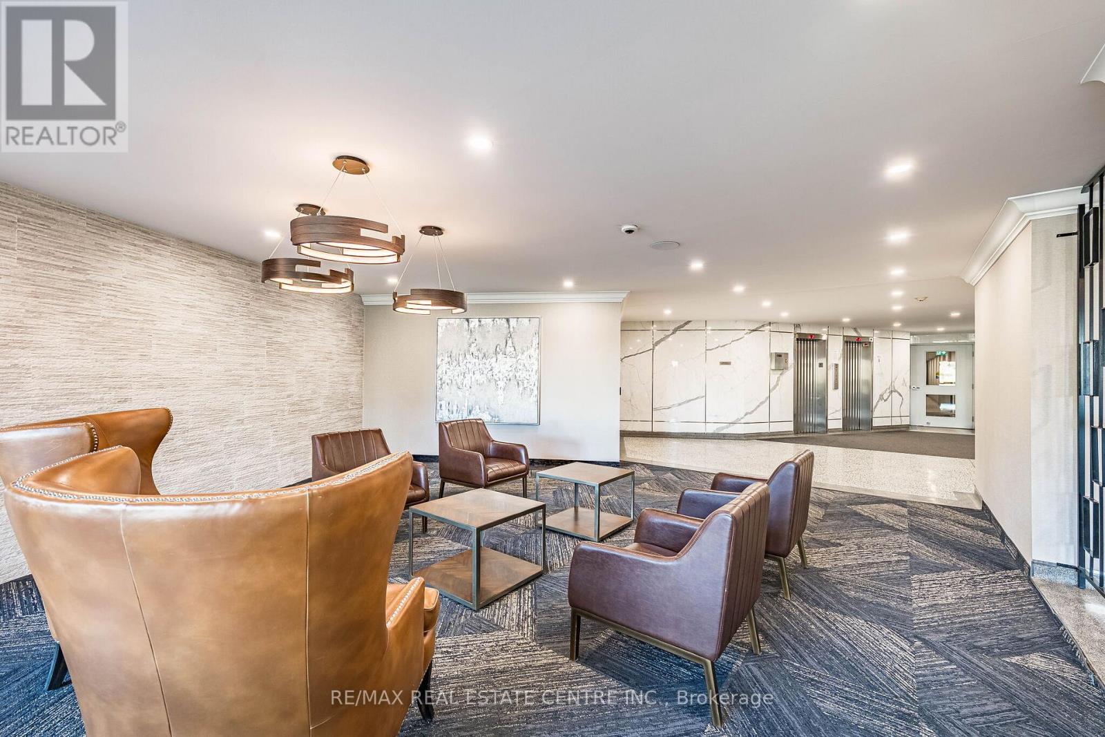 1502 - 451 The West Mall Drive, Toronto (Etobicoke West Mall), Ontario  M9C 1G1 - Photo 4 - W13068114