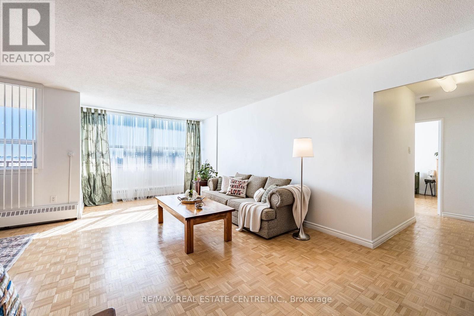 1502 - 451 The West Mall Drive, Toronto (Etobicoke West Mall), Ontario  M9C 1G1 - Photo 9 - W13068114