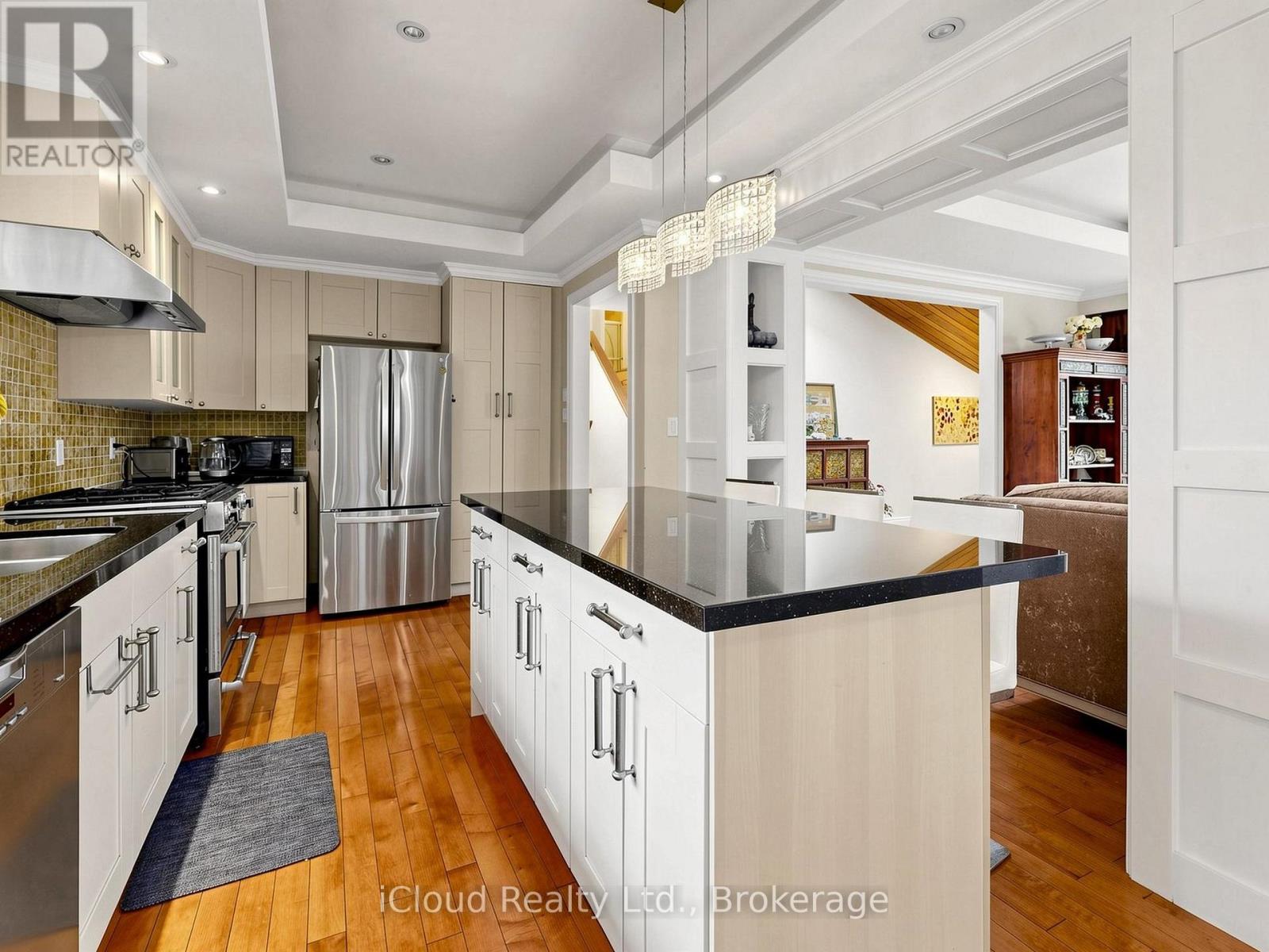 164 Munro Boulevard, Toronto, Ontario  M2P 1C8 - Photo 19 - C13048292