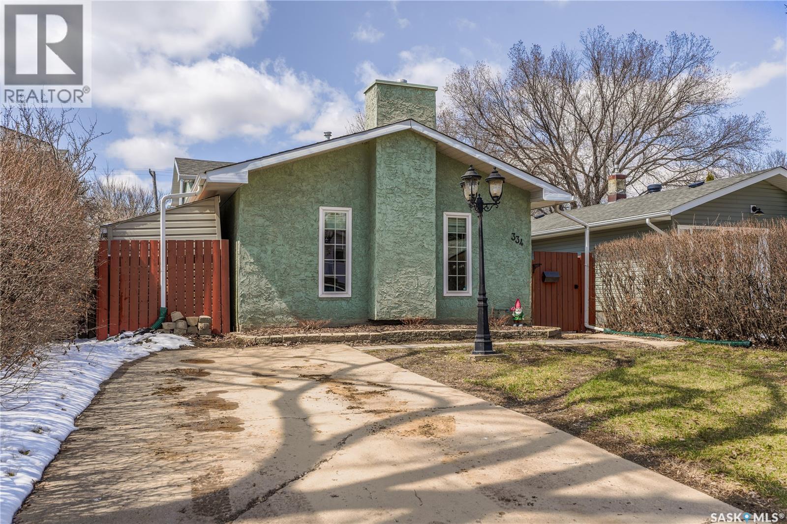 334 Robinson STREET, Regina, Saskatchewan