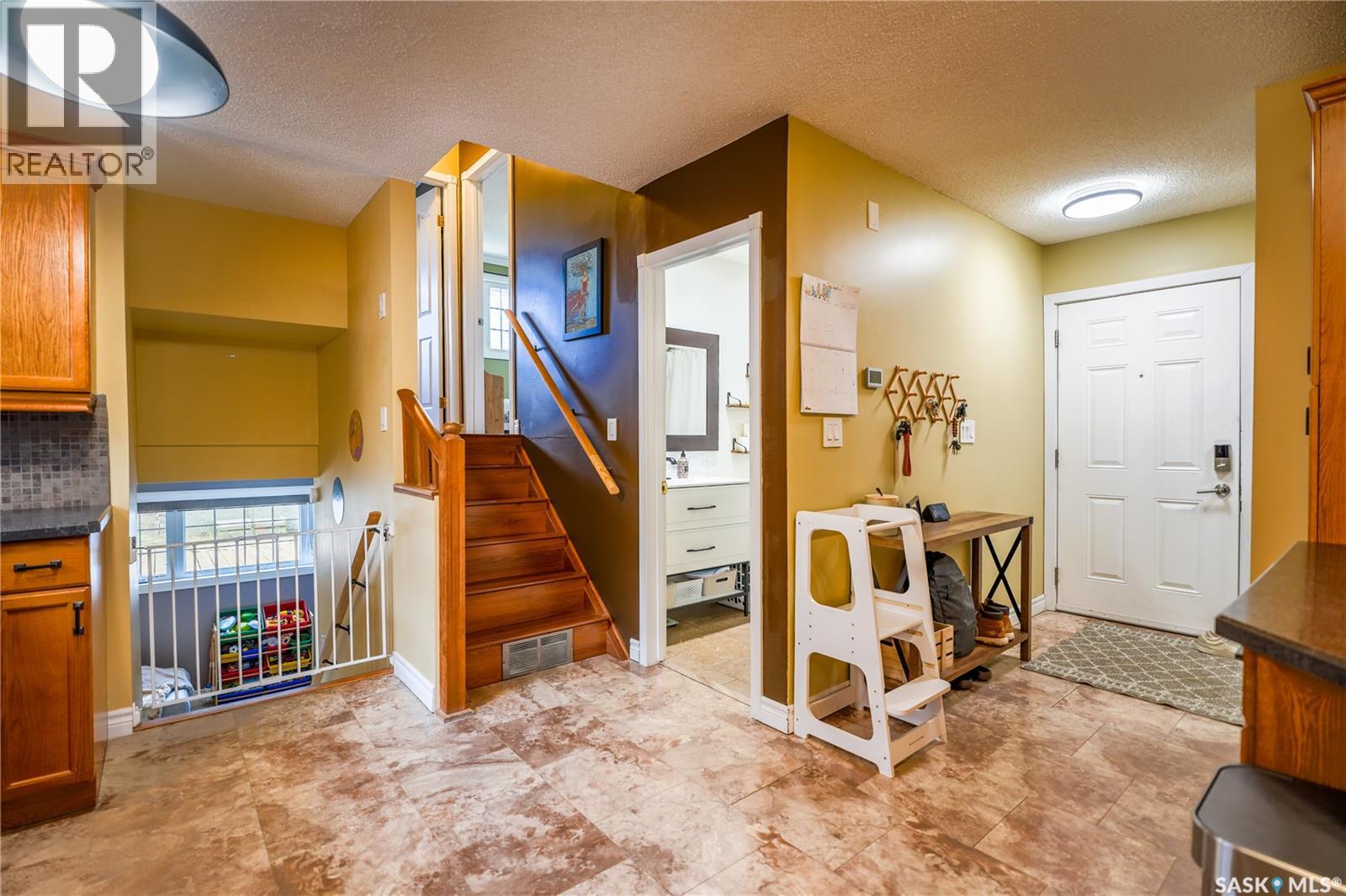 334 Robinson Street, Regina, Saskatchewan  S4R 3R2 - Photo 11 - SK034411