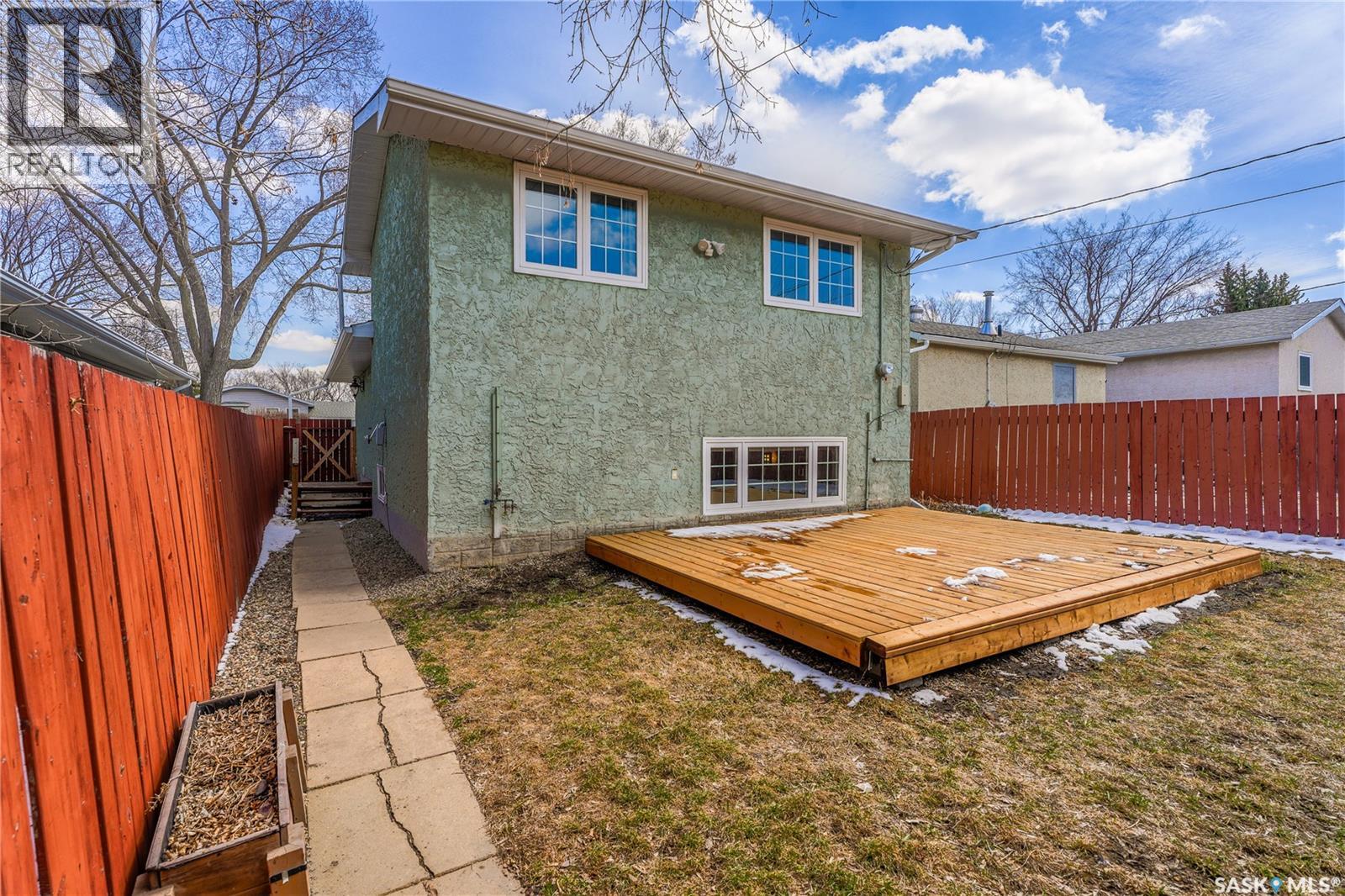 334 Robinson Street, Regina, Saskatchewan  S4R 3R2 - Photo 32 - SK034411
