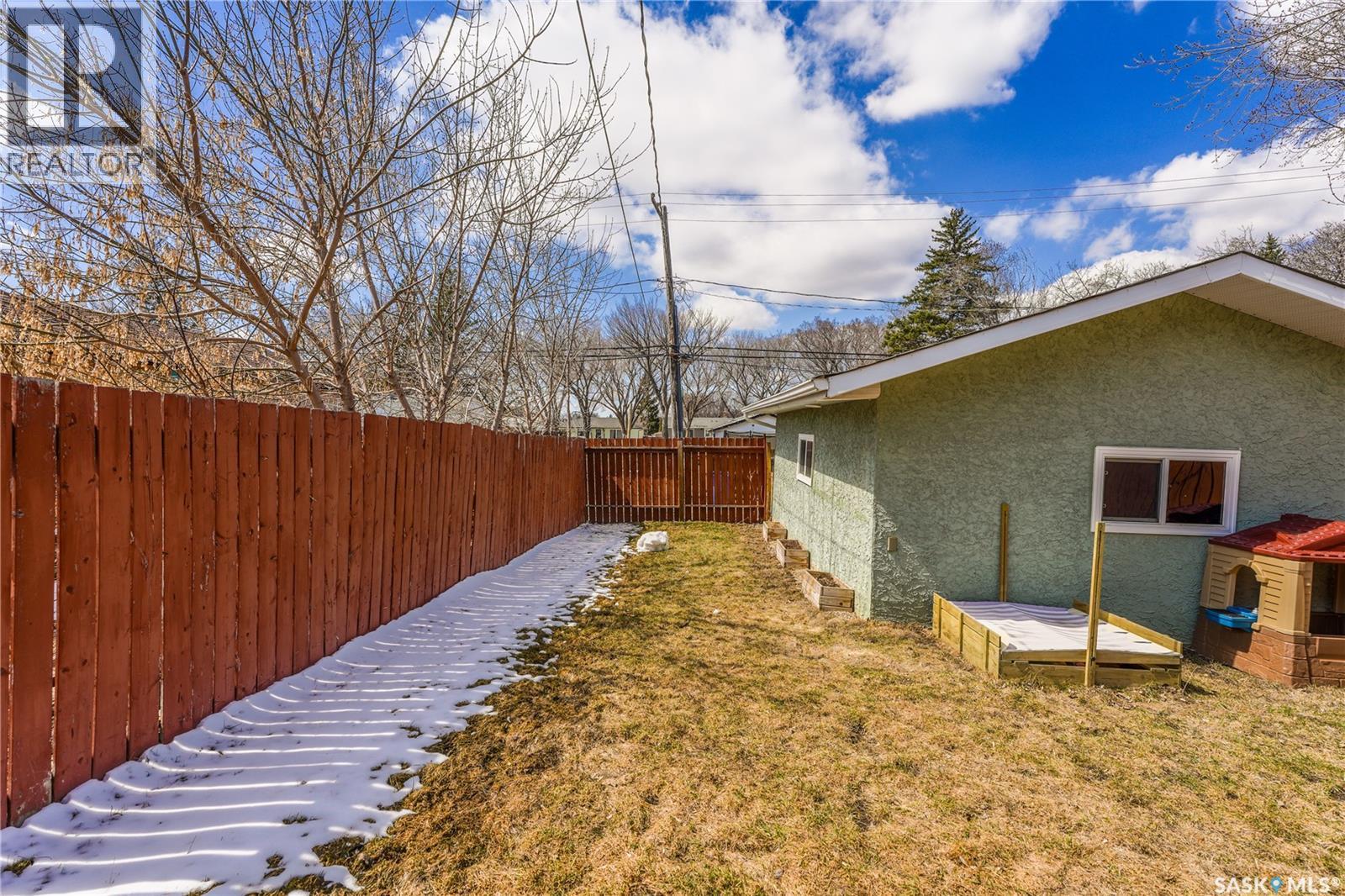 334 Robinson Street, Regina, Saskatchewan  S4R 3R2 - Photo 34 - SK034411