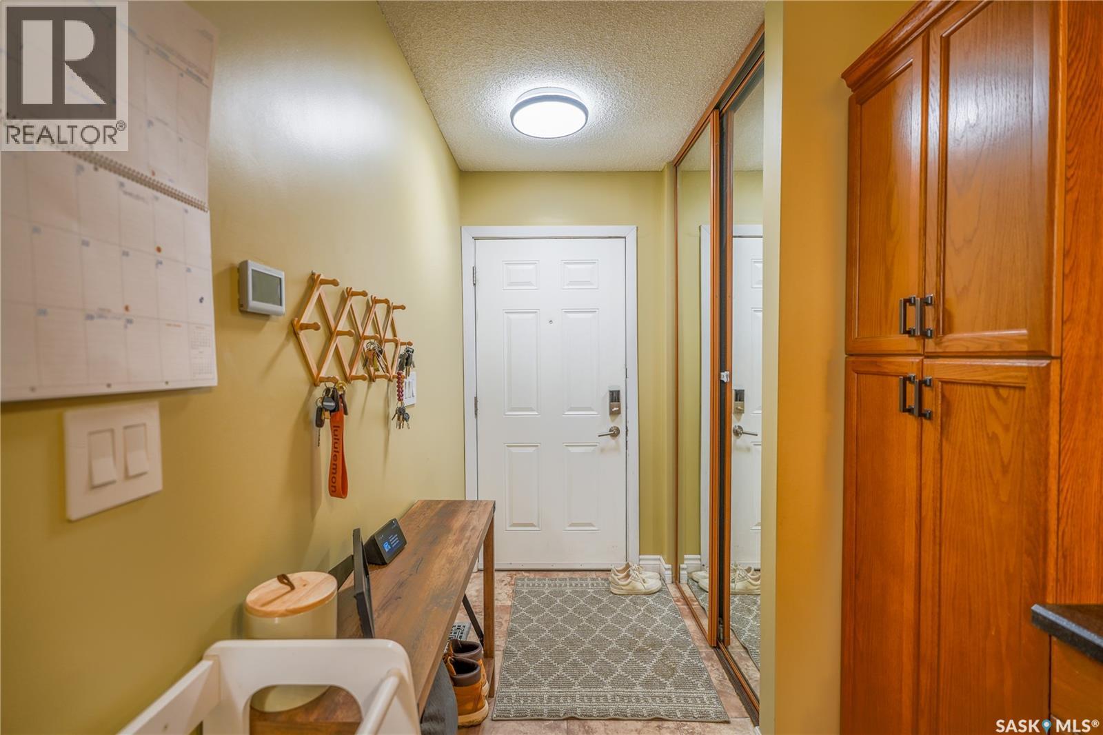 334 Robinson Street, Regina, Saskatchewan  S4R 3R2 - Photo 6 - SK034411
