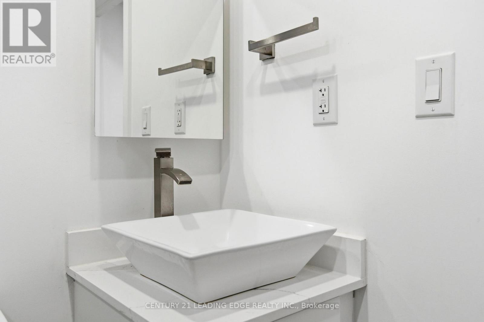 173 Cedric Avenue, Toronto (Oakwood Village), Ontario  M6C 3X7 - Photo 19 - C13067570