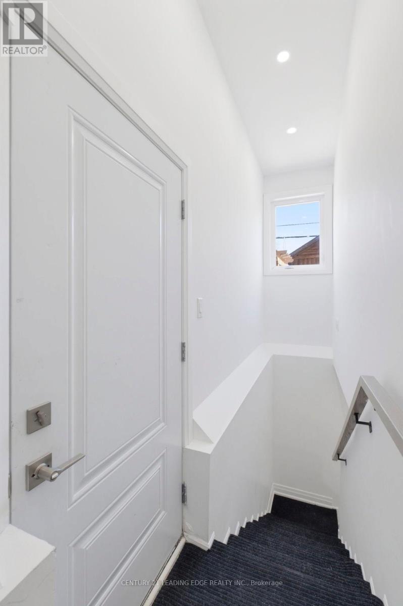 173 Cedric Avenue, Toronto (Oakwood Village), Ontario  M6C 3X7 - Photo 4 - C13067570