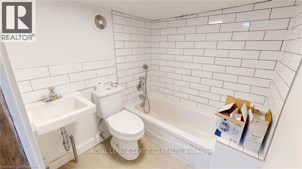 36 Mitchell Avenue, Toronto, Ontario  M6J 1B9 - Photo 11 - C13068280