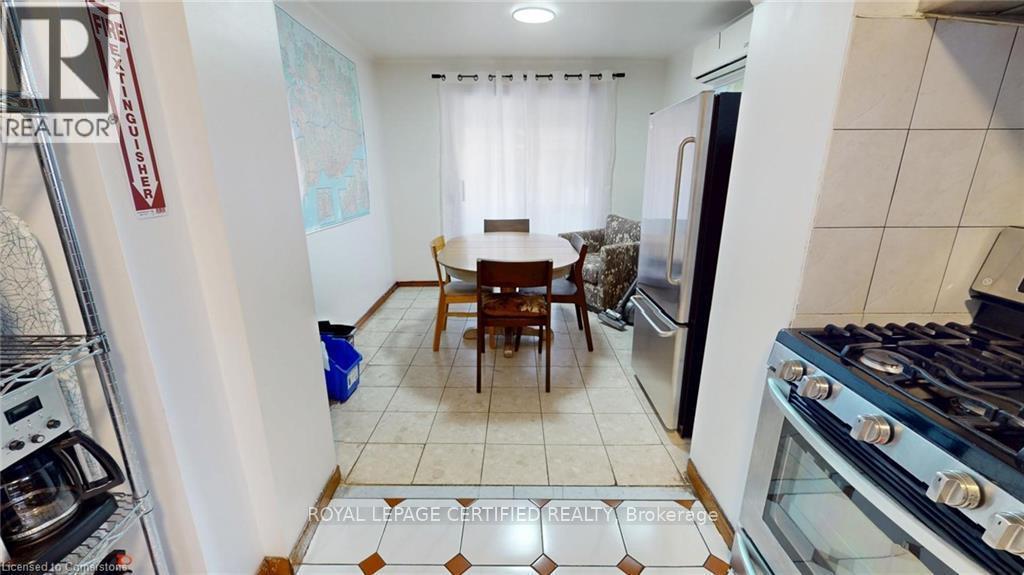 36 Mitchell Avenue, Toronto, Ontario  M6J 1B9 - Photo 9 - C13068280