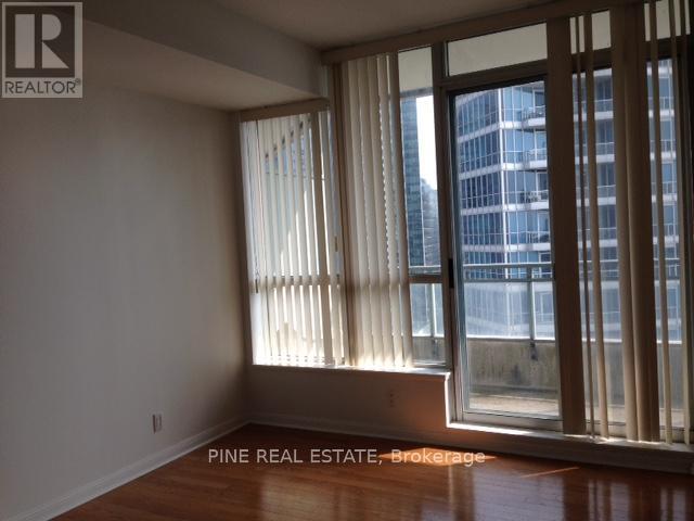 2703 - 228 Queens Quay W, Toronto, Ontario  M5J 2X1 - Photo 15 - C13068318