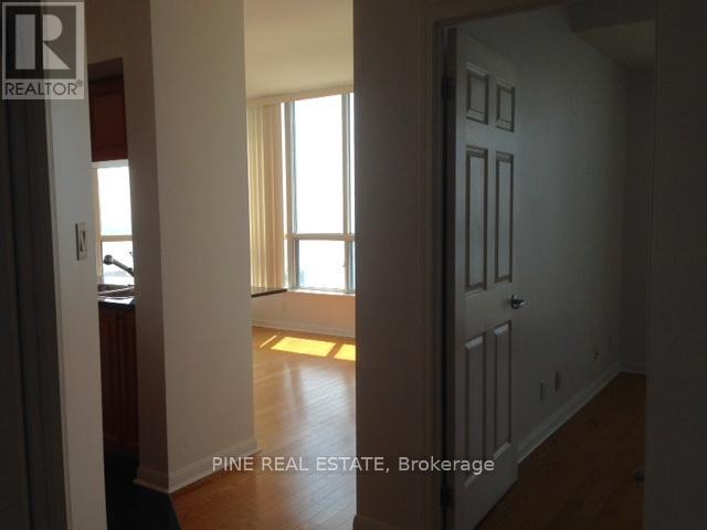 2703 - 228 Queens Quay W, Toronto, Ontario  M5J 2X1 - Photo 4 - C13068318