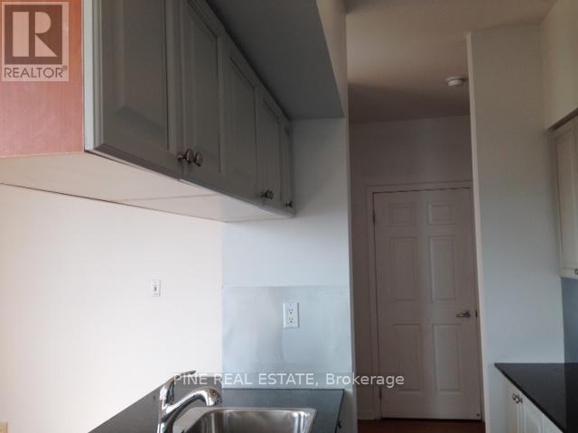 2703 - 228 Queens Quay W, Toronto, Ontario  M5J 2X1 - Photo 9 - C13068318