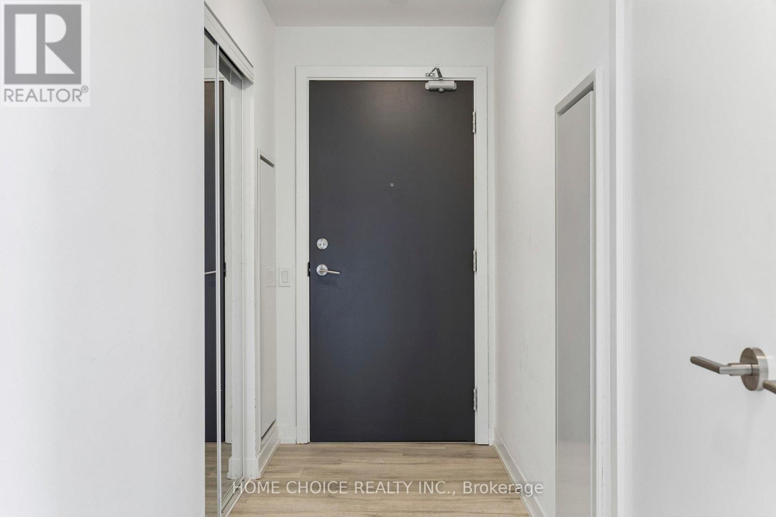 N2009 - 7 Golden Lion Heights, Toronto, Ontario  M2M 0C1 - Photo 7 - C13068468