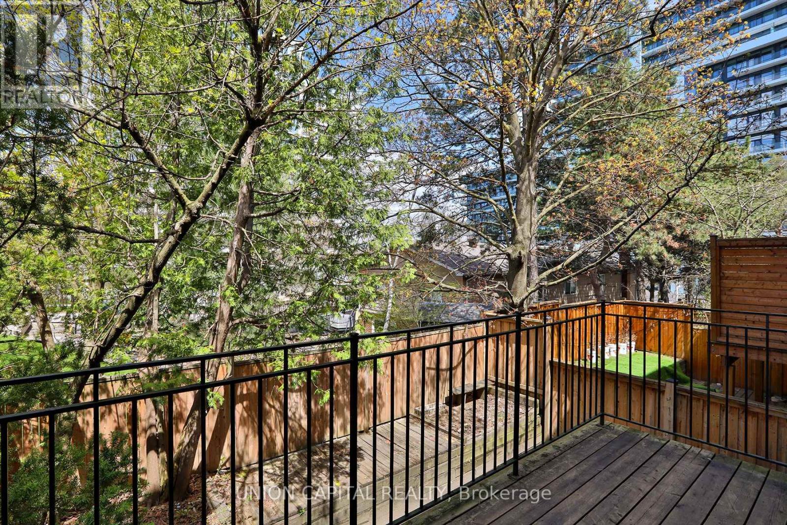 8 Mallingham Court, Toronto, Ontario  M2N 6G4 - Photo 17 - C13068568