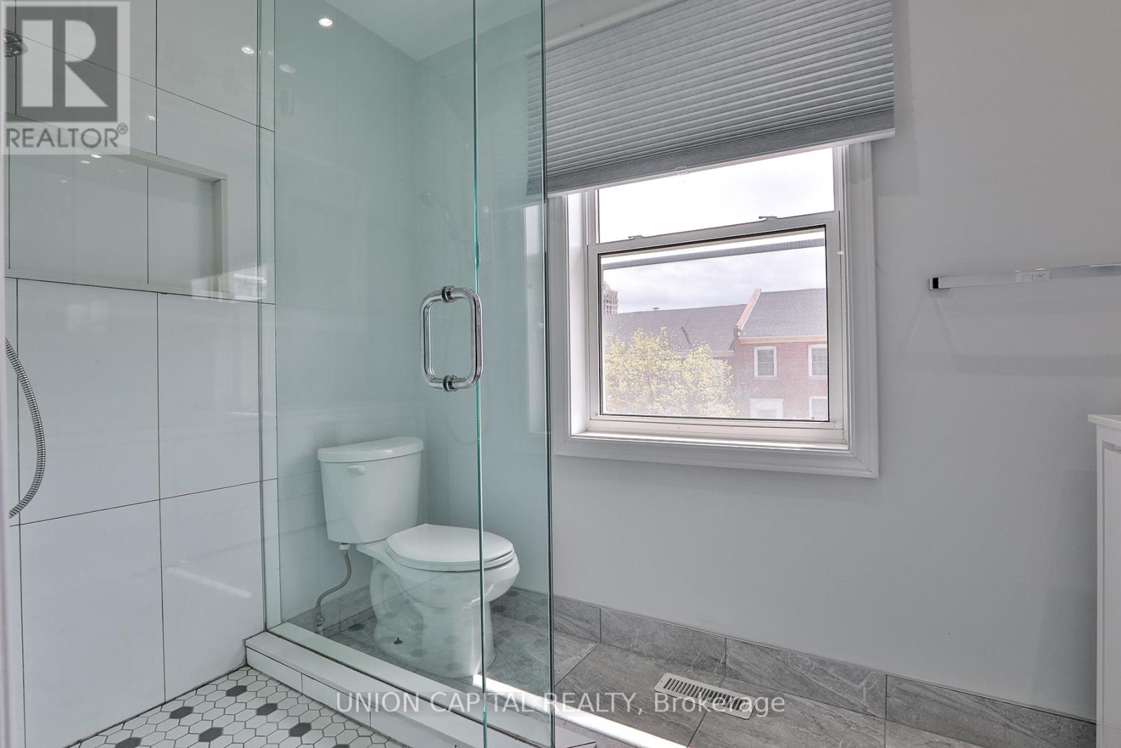 8 Mallingham Court, Toronto, Ontario  M2N 6G4 - Photo 25 - C13068568
