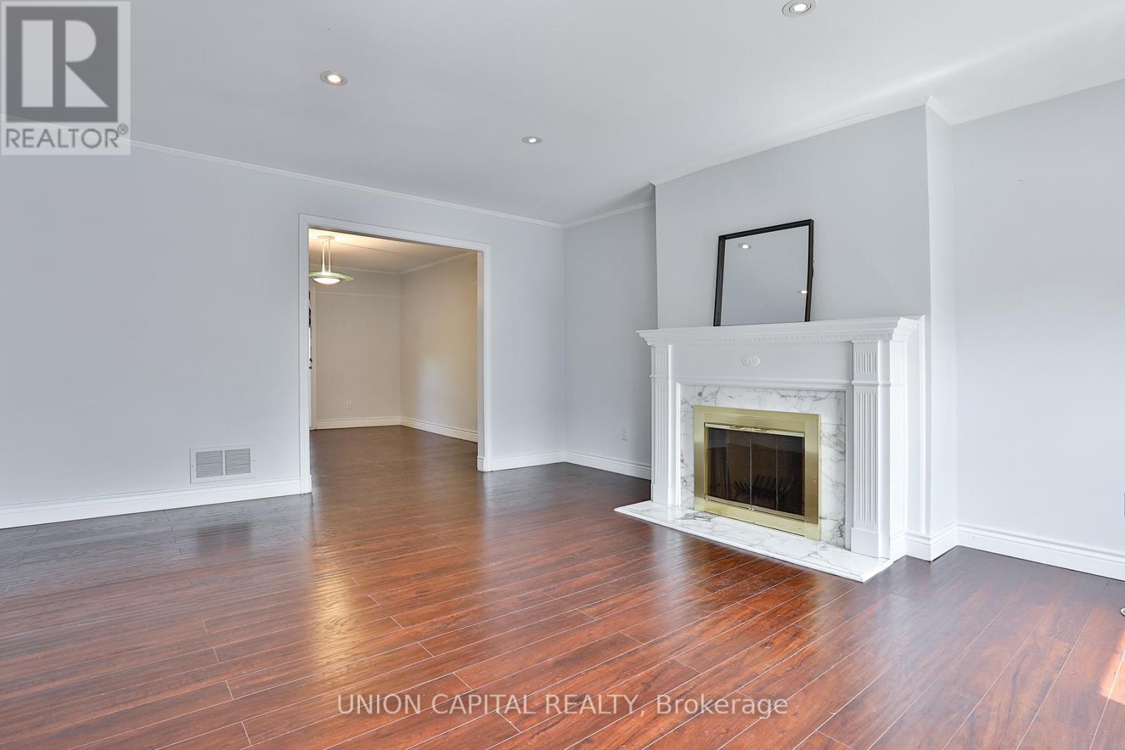 8 Mallingham Court, Toronto, Ontario  M2N 6G4 - Photo 7 - C13068568