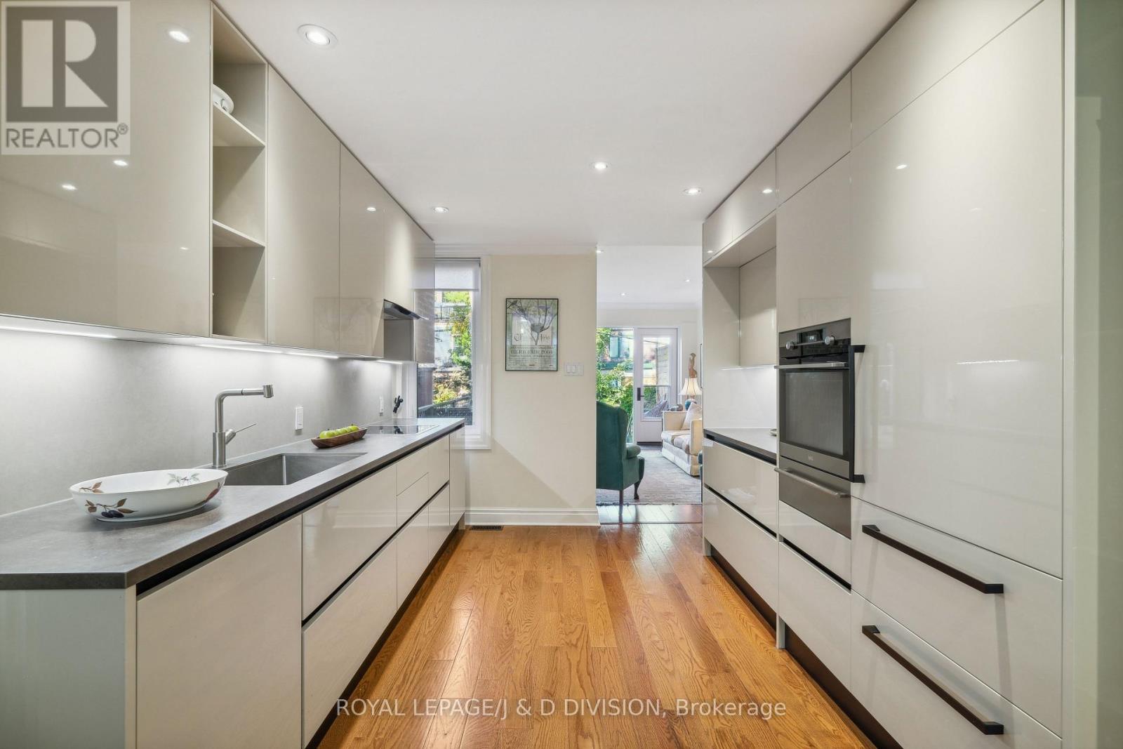 88 Asquith Avenue, Toronto, Ontario  M4W 1J8 - Photo 5 - C13068670