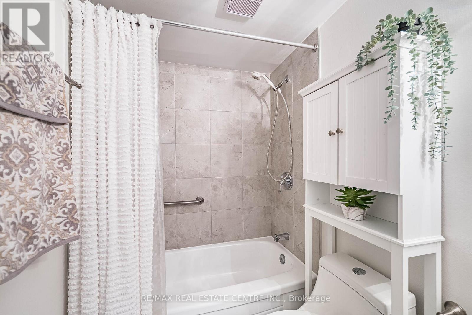 1502 - 451 The West Mall Drive, Toronto (Etobicoke West Mall), Ontario  M9C 1G1 - Photo 34 - W13068114