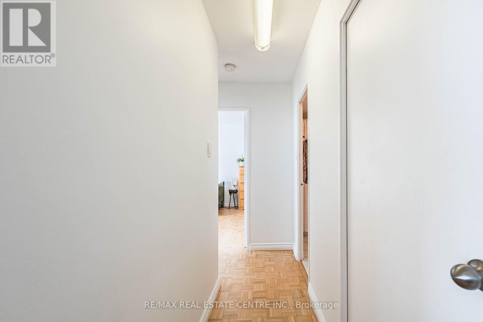 1502 - 451 The West Mall Drive, Toronto (Etobicoke West Mall), Ontario  M9C 1G1 - Photo 28 - W13068114