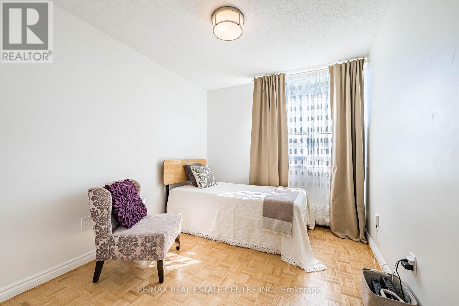 1502 - 451 The West Mall Drive, Toronto (Etobicoke West Mall), Ontario  M9C 1G1 - Photo 29 - W13068114