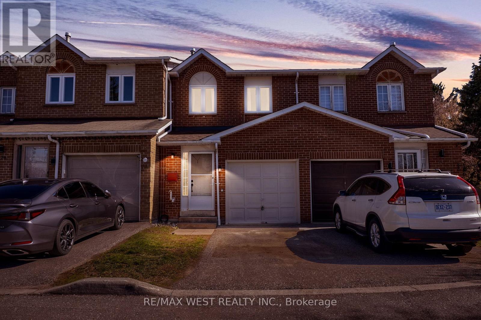 27 - 905 BAYLY STREET, Pickering, Ontario