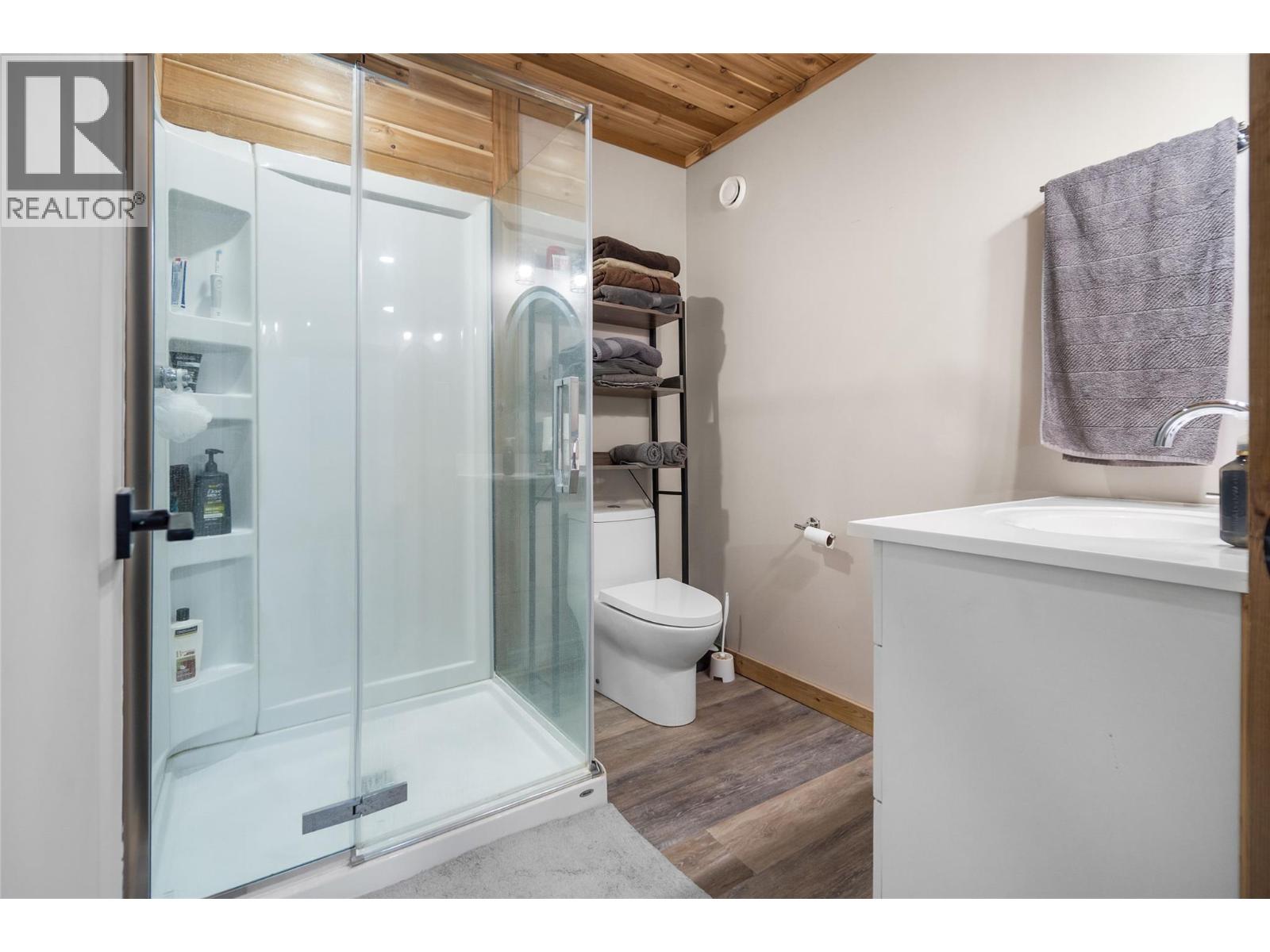 392 Columbia Gardens Road, Trail, British Columbia  V1R 4W6 - Photo 5 - 10384477