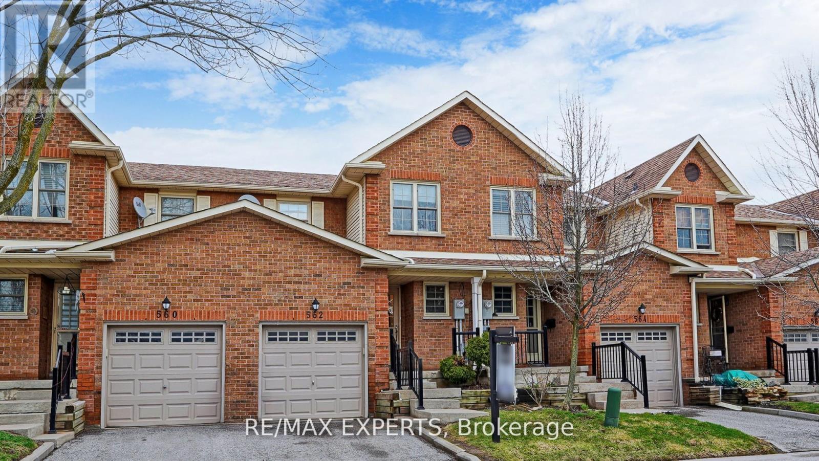 562 TARA HILL CIRCLE, Aurora, Ontario