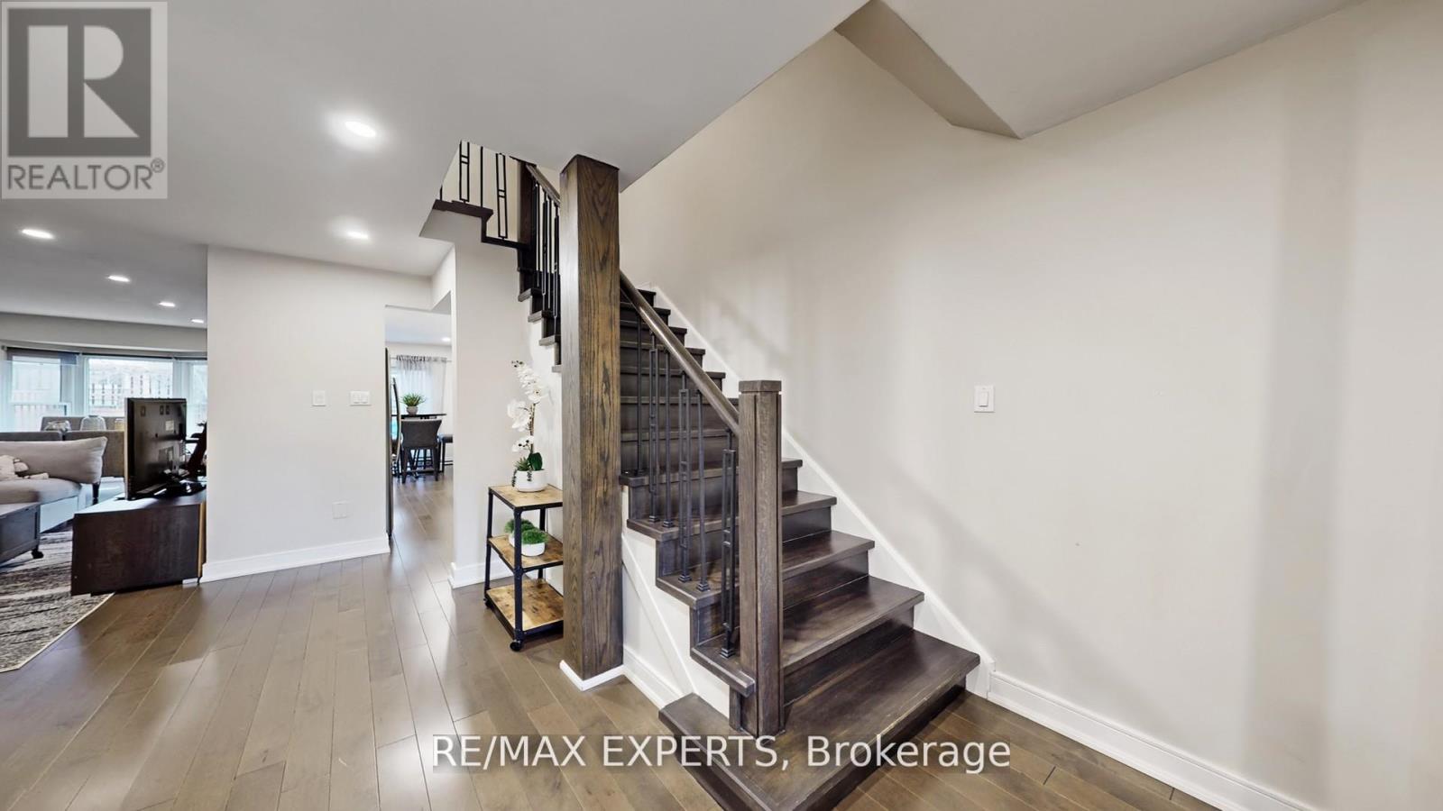 562 Tara Hill Circle, Aurora, Ontario  L4G 6G9 - Photo 15 - N13068316