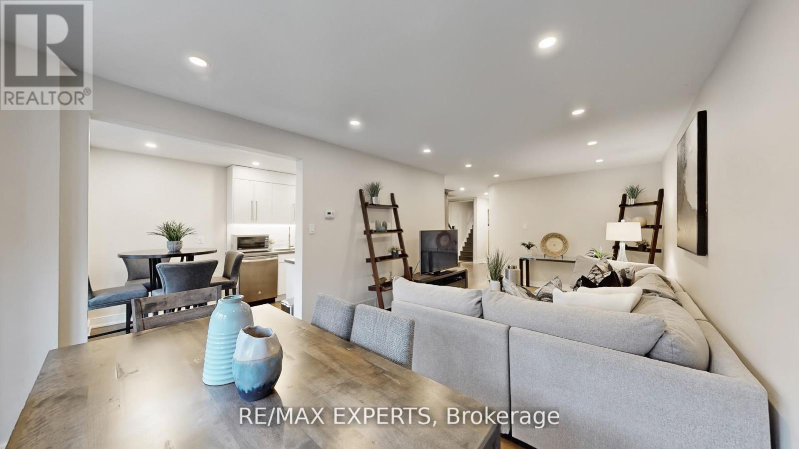 562 Tara Hill Circle, Aurora, Ontario  L4G 6G9 - Photo 6 - N13068316
