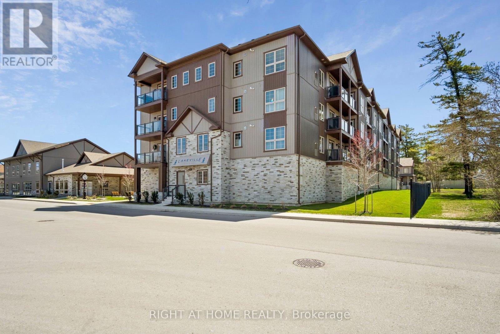 406 - 110 GREW BOULEVARD, Georgina, Ontario